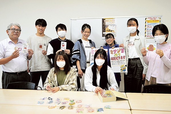 難病で入院をしている子どもたちへの「こころ」のプレゼントの制作です。令和７年７月の画像